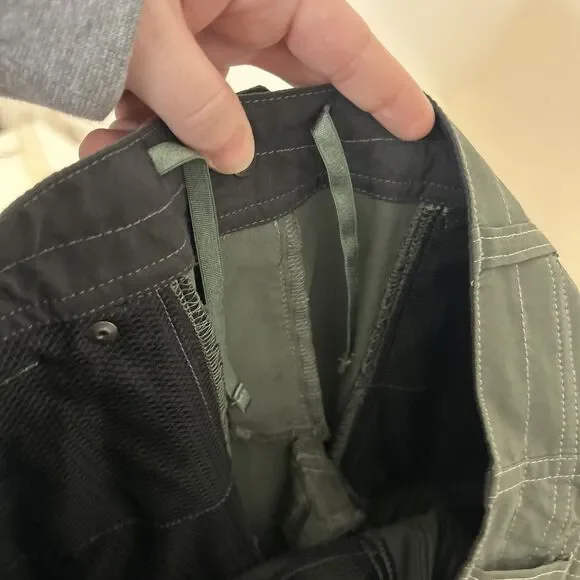 Kuhl FreeFlex Roll Up Pants in Green Retired Style P010720 - 6 Regular - Picture 11 of 14